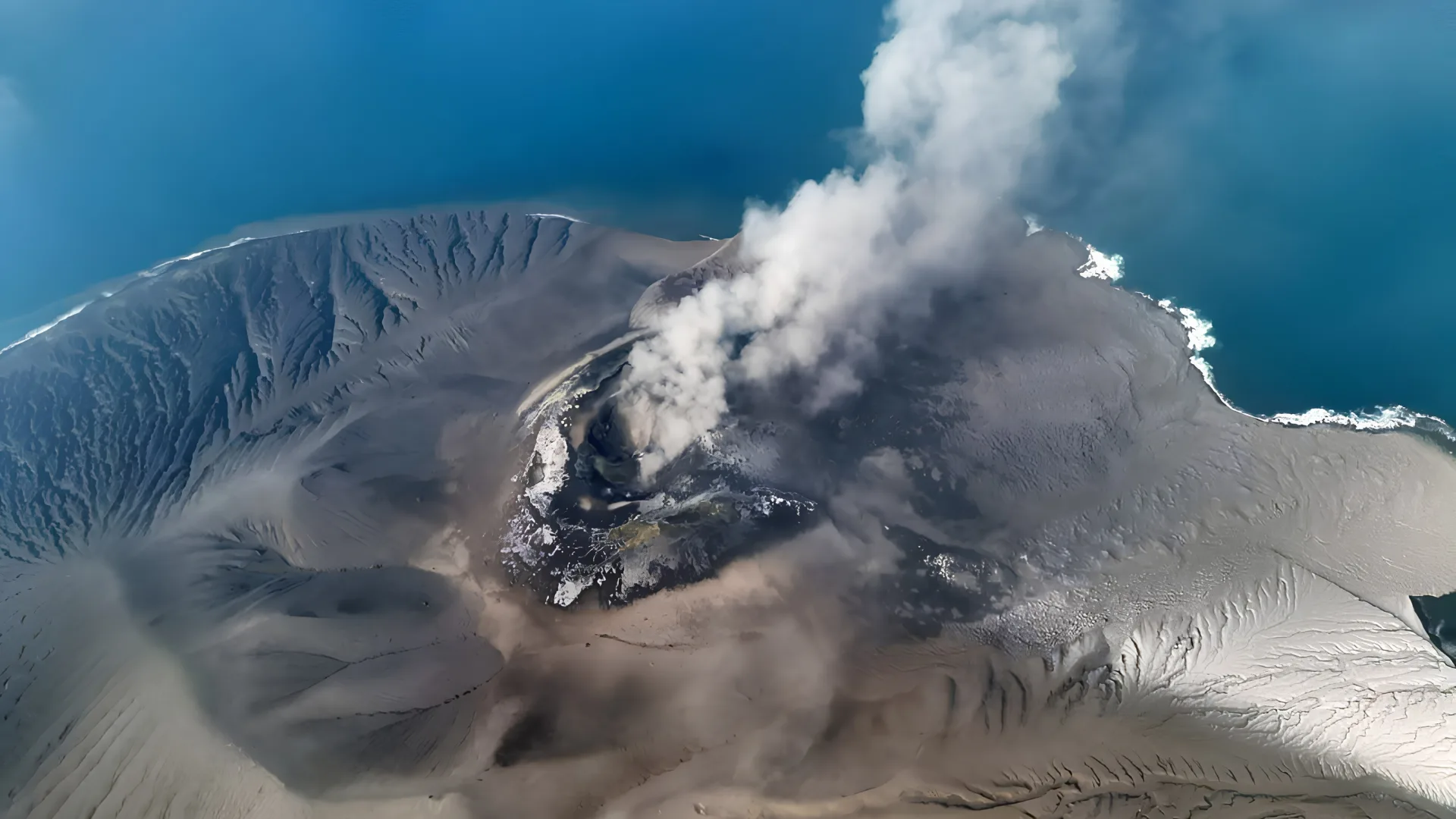 Kementerian ESDM — Aktivitas Anak Krakatau Terus Dipantau